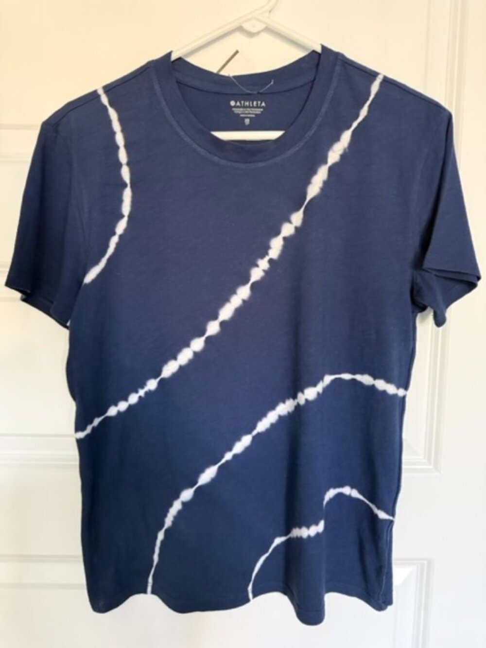 Athleta distinctive Navy-white tie-dye wave pattern T-shirt size XS